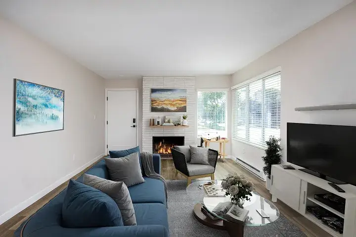 Mobile Photo of 4BR / 2BA
